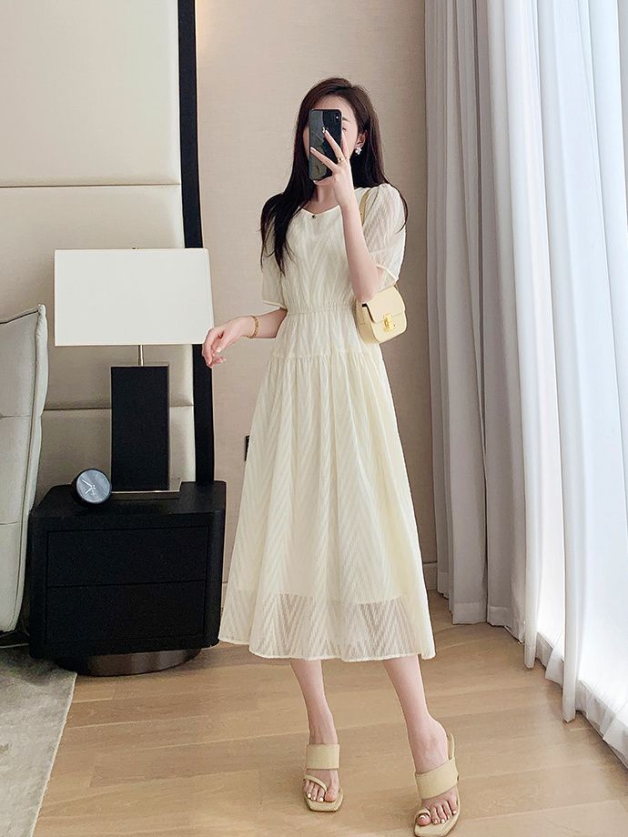 Chiffon-Sommerkleid mit Bubbelärmeln – Bild 5 | LuxeStyle