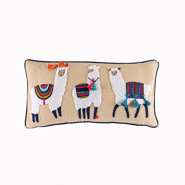 Boho Kissenhülle mit Stickerei und Quasten