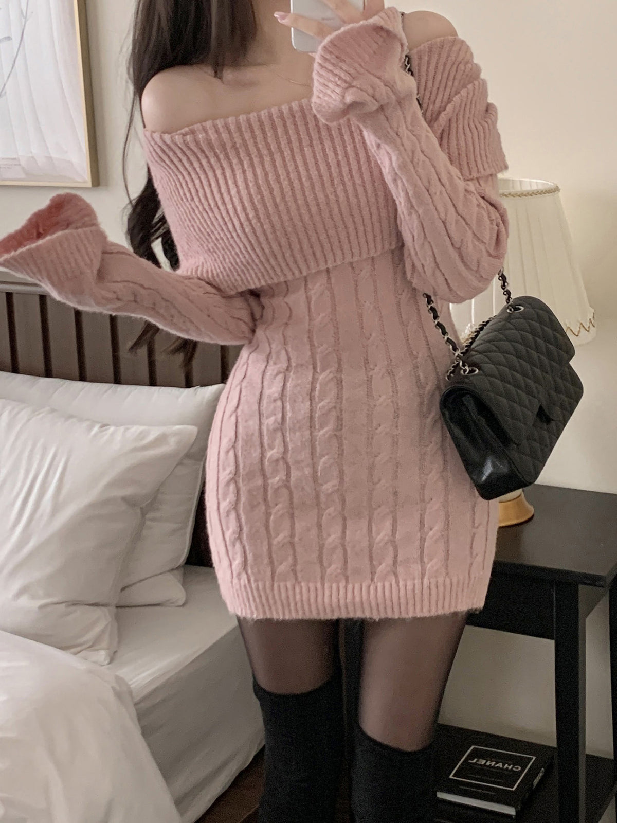 Off-Shoulder V-Ausschnitt Strickkleid Mini | LuxeStyle