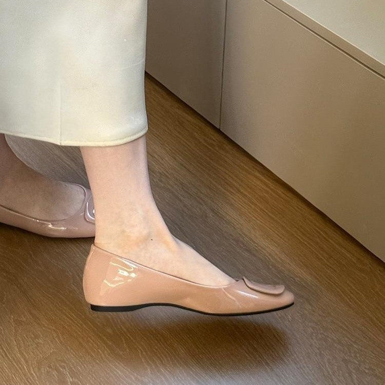 Lackleder Flats mit eckiger Zehenpartie