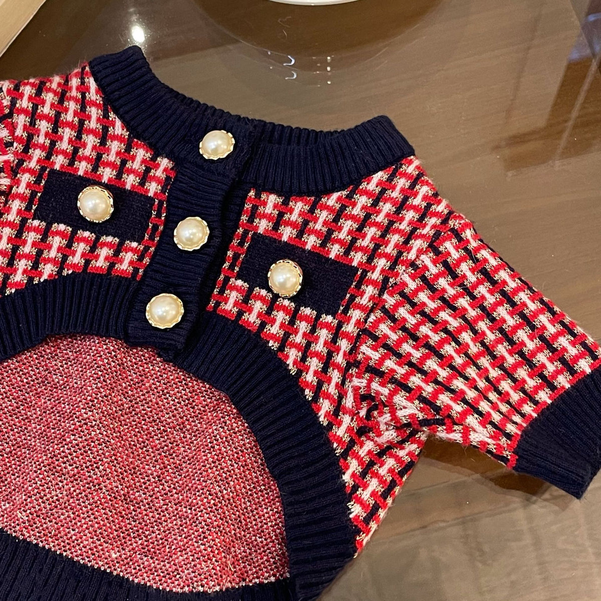 Wollpullover für Hunde – rote Freizeitmode – Bild 3 | LuxeStyle