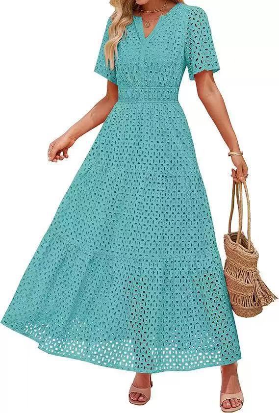 Kurzes V-Neck Kleid mit Lochstickerei – Bild 19 | LuxeStyle