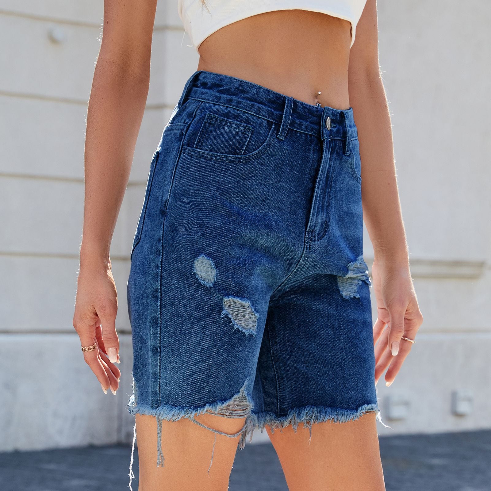 Trendige Washed Denim Shorts mit Rissen