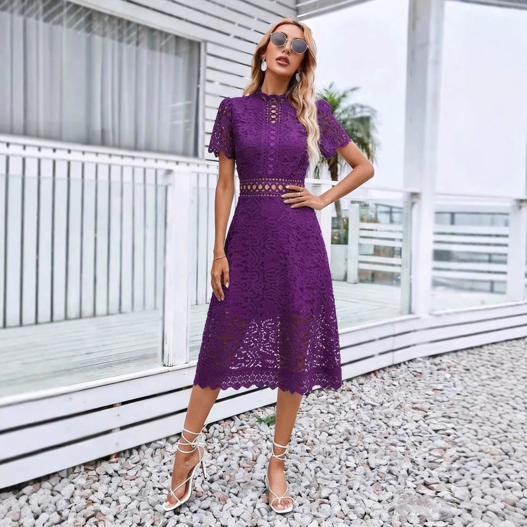 Elegantes Midi-Kleid aus Spitze mit Häkel-Details – Bild 8 | LuxeStyle