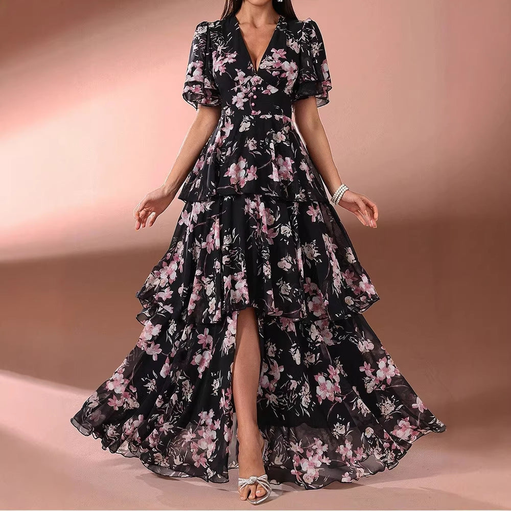 Elegantes langes Kleid mit Raffung und Rüschensaum – Bild 1 | LuxeStyle