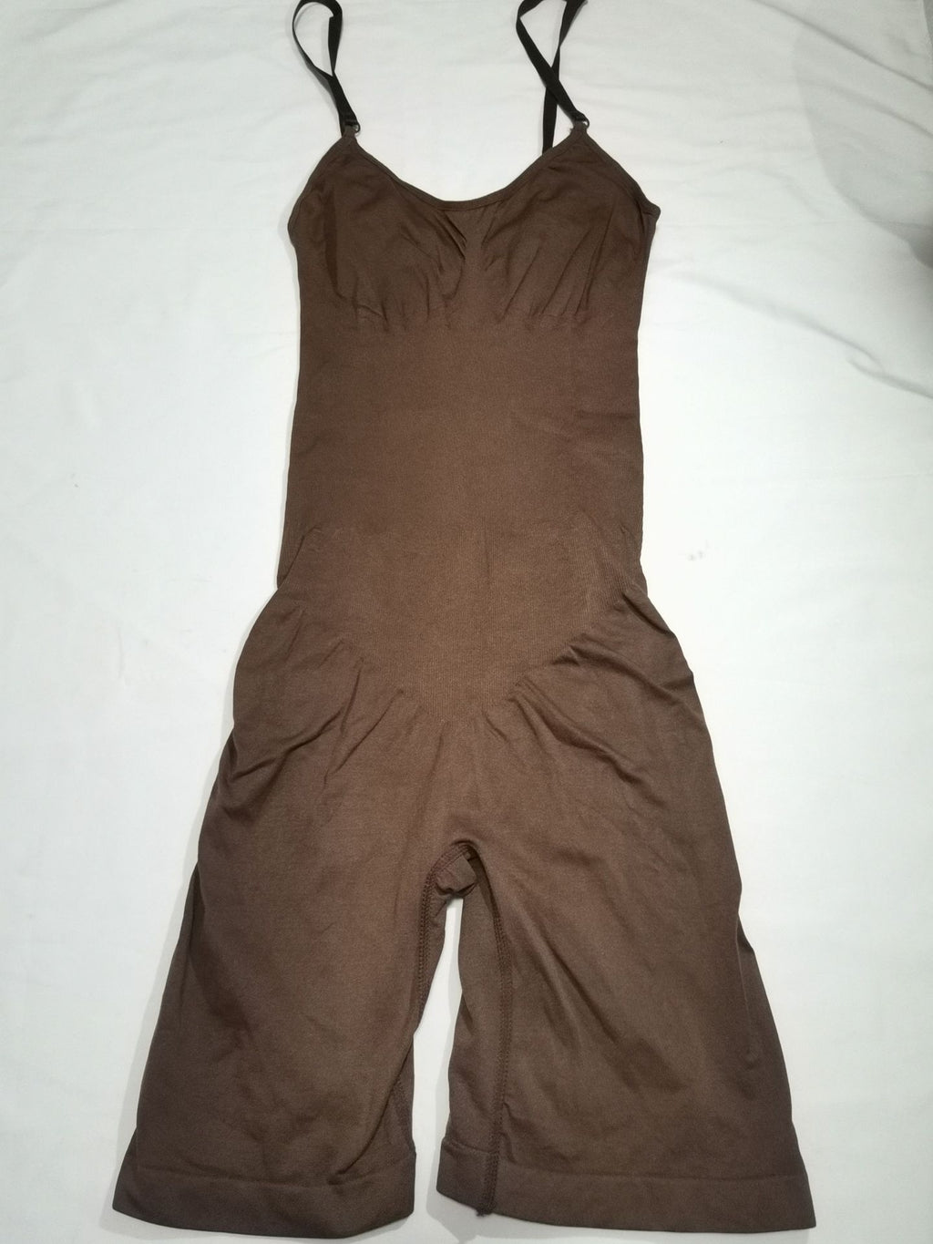 Nahtloser Body Shaper mit Bauchkontrolle