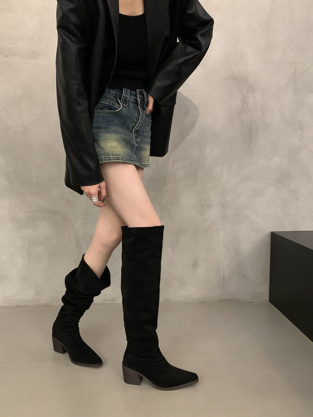 Kniehohe Reitstiefel mit Samtfutter