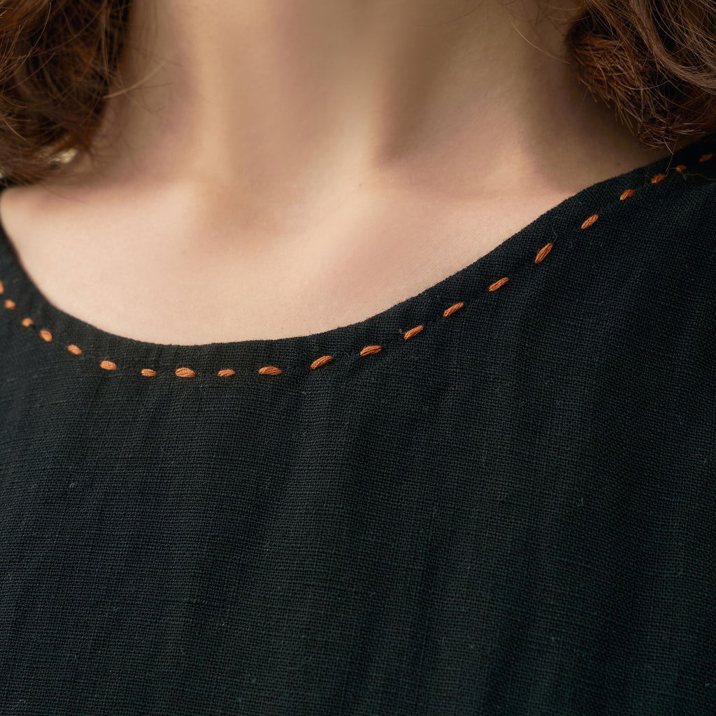 Sommerkleid mit Perlenbesatz