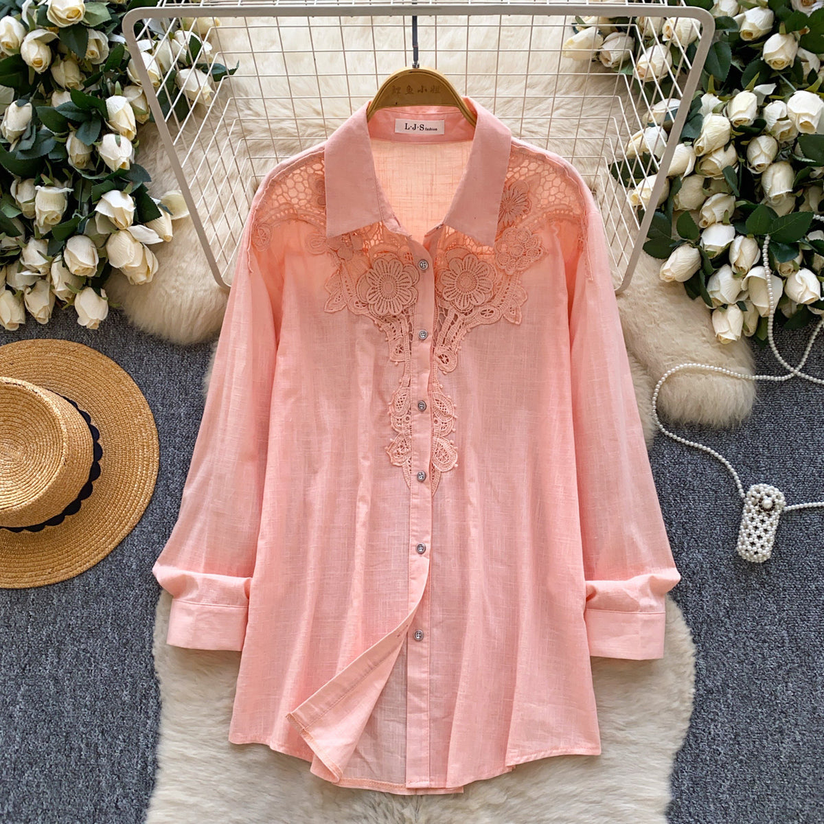 Besticktes Shirt im französischen Stil | LuxeStyle