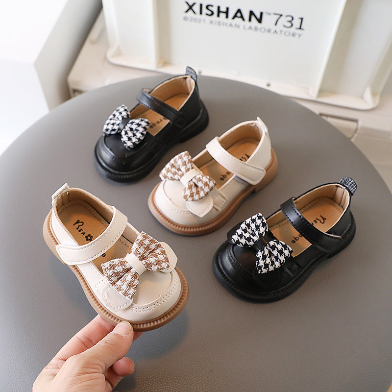 Weiche Anti-Rutsch-Baby-Schuhe aus Kunstleder