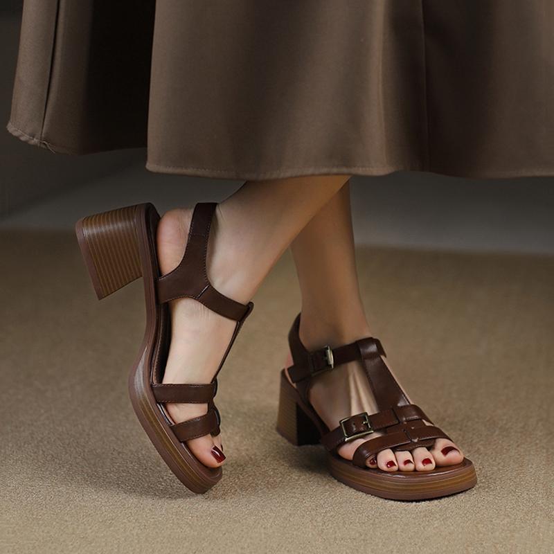 Retro-Sandalen mit T-Buckle – Bild 5 | LuxeStyle