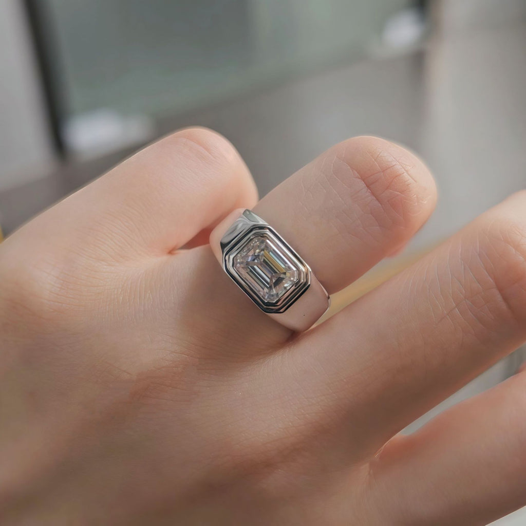 Moissanite Ring mit 2 Karat Smaragd und 925er Silber