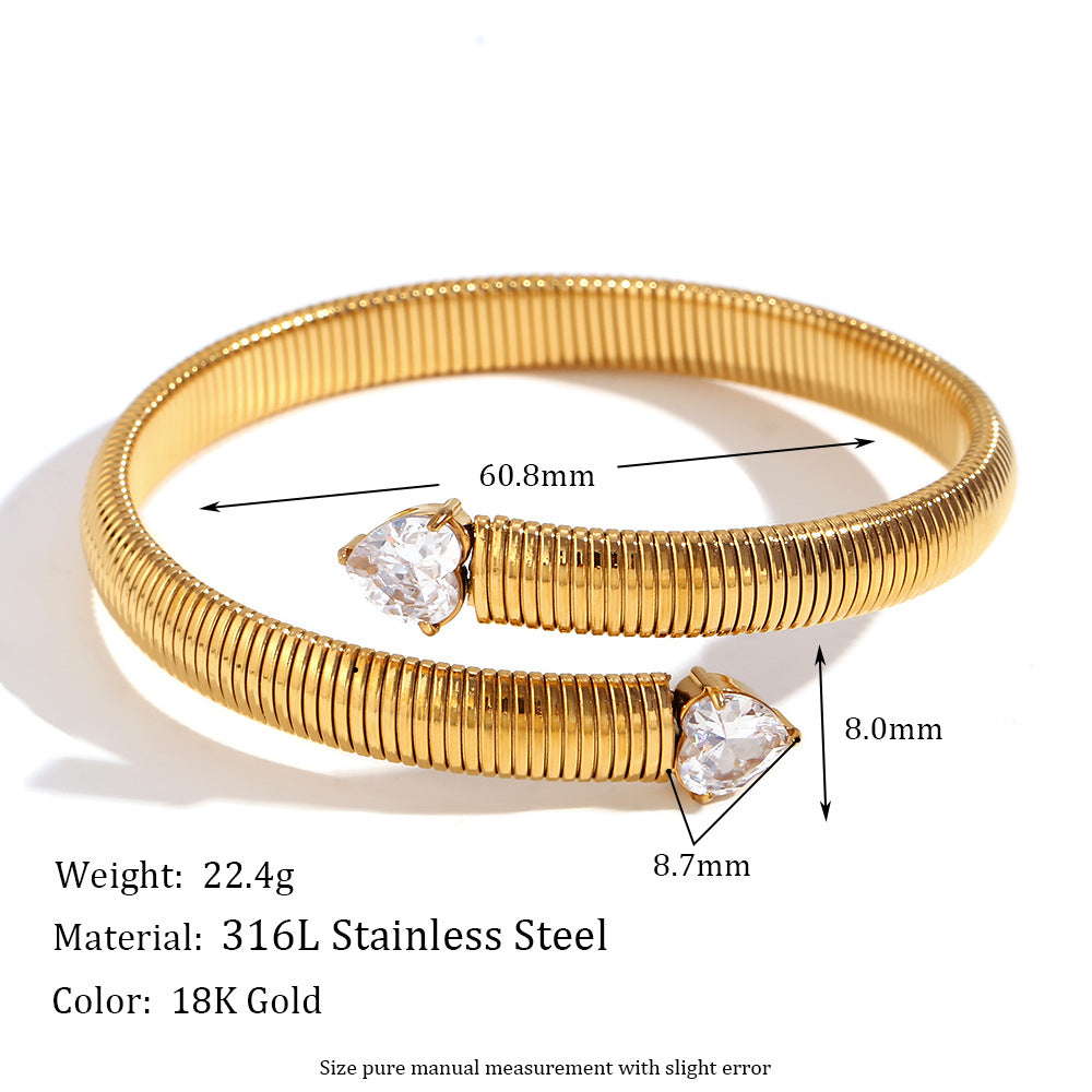 Herz-Armreif mit Zirkonia-Streifen – Bild 5 | LuxeStyle