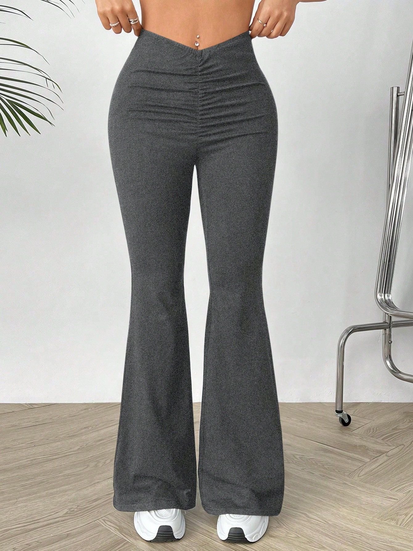 Bootcut Hose mit V-Bund
