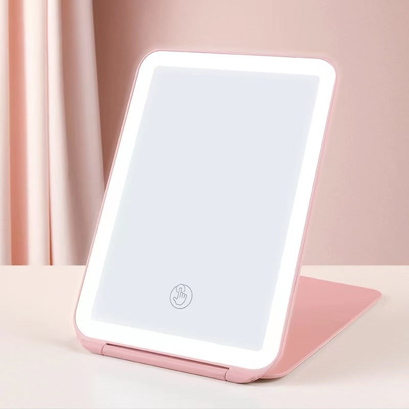 Dreifach LED-Makeup-Spiegel mit USB-Ladefunktion – Bild 2 | LuxeStyle
