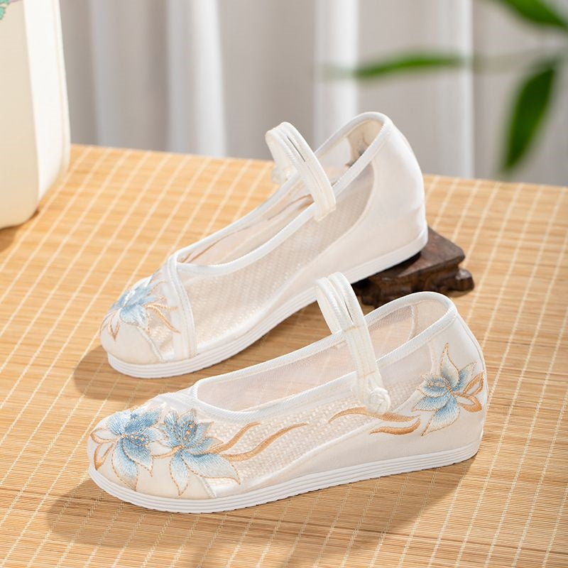 Bestickte Sommer-Mesh-Sandalen mit Keilabsatz