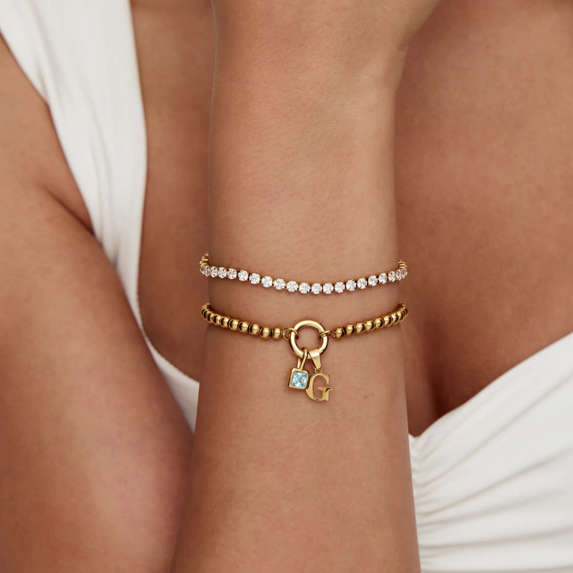 Goldener Armband