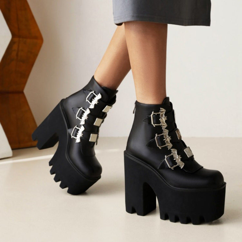 Elegante Low-Cut Lederboots mit Blockabsatz