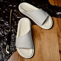 Beach Slide Sandalen – Bild 1 | LuxeStyle