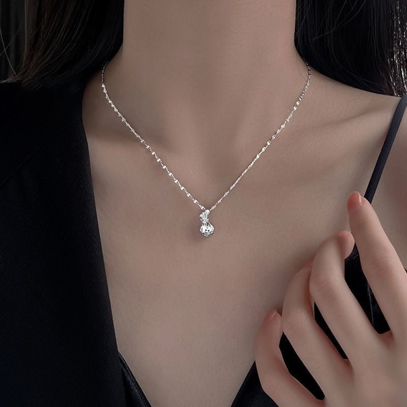 999 Silber-Anhänger «Fortuna», filigrane Glücksmünze – LuxeStyle