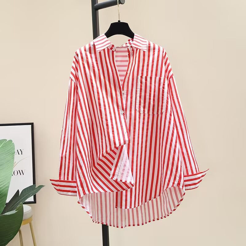 Gestreiftes Langarmshirt mit schräger Schulter