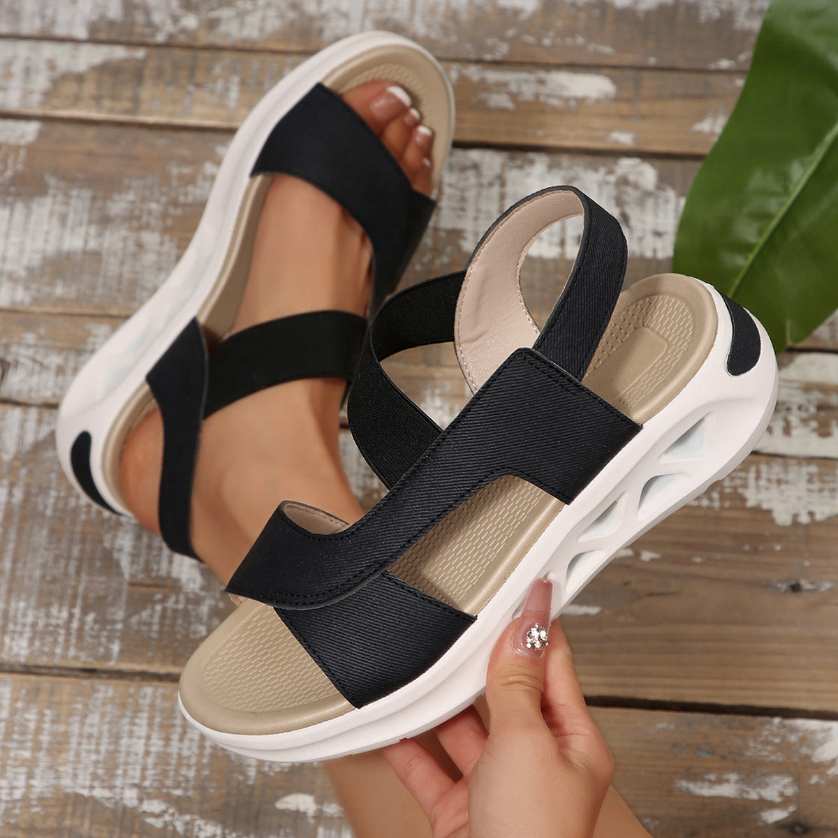 Beachschuhe mit weitem Schaft – Bild 4 | LuxeStyle