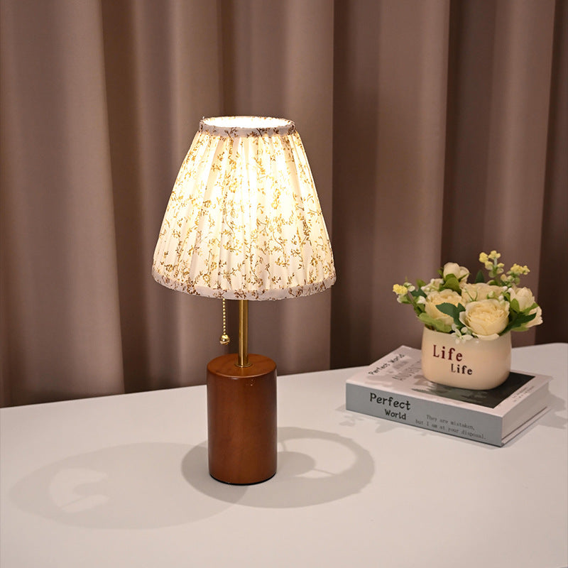Holzlampe mit Kordelzug – Retro‑Stil – Bild 4 | LuxeStyle