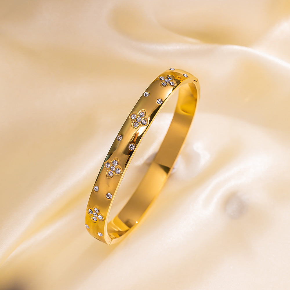 Ovales Armband aus Titanstahl mit Strasssteinen | LuxeStyle
