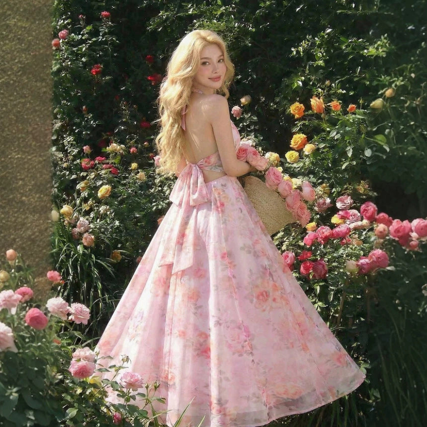 Halter-V-Ausschnitt-Kleid