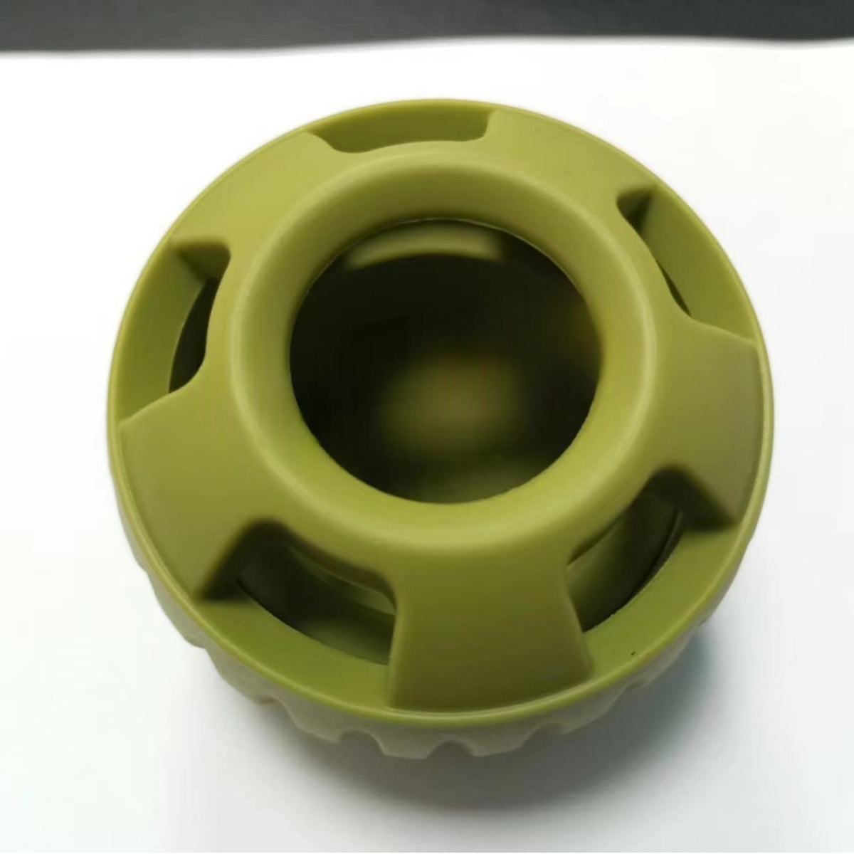 Kühlender Spielball für Hunde – langsames Füttern – Bild 8 | LuxeStyle