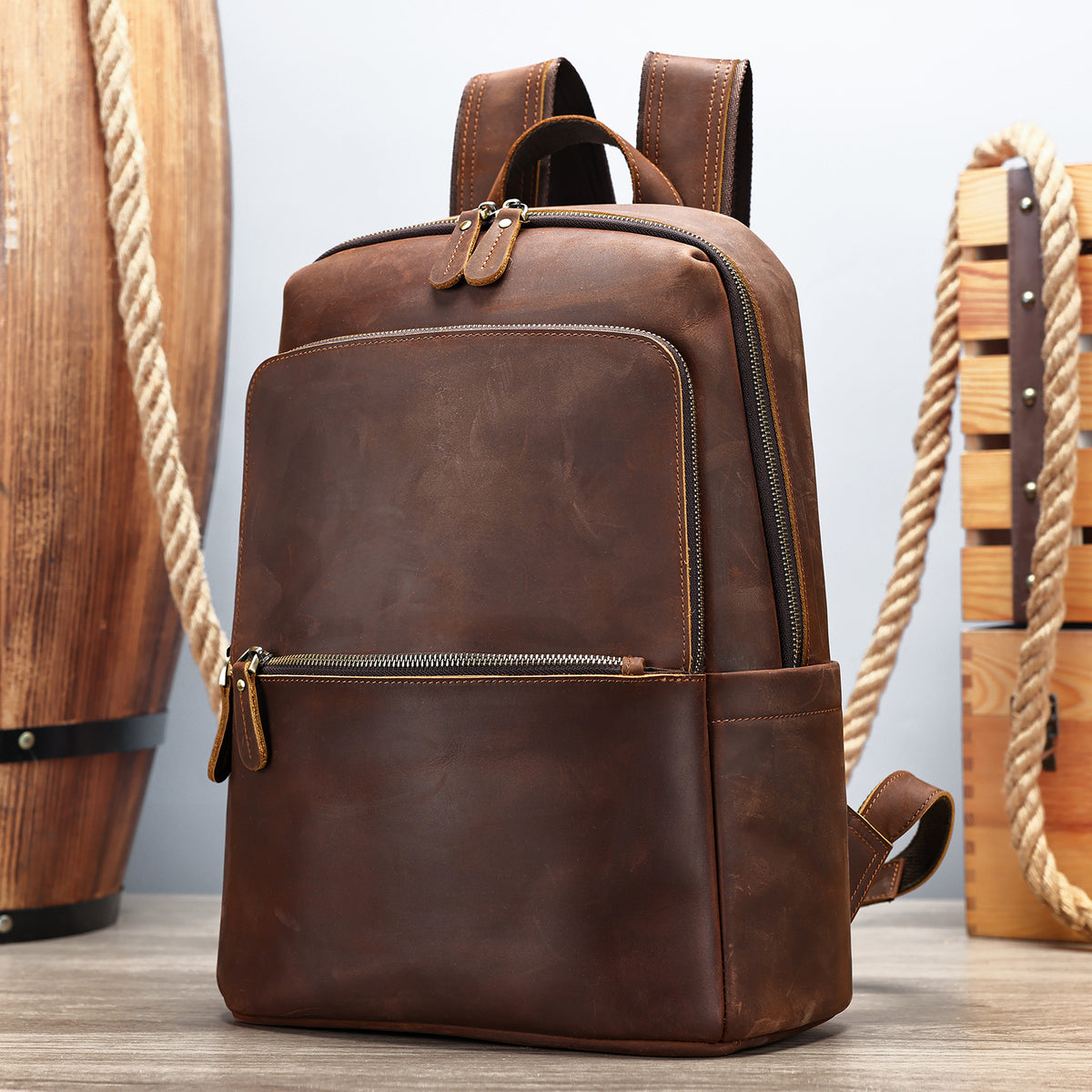 Rucksack mit Ledergriff, 20-35 L – Bild 2 | LuxeStyle