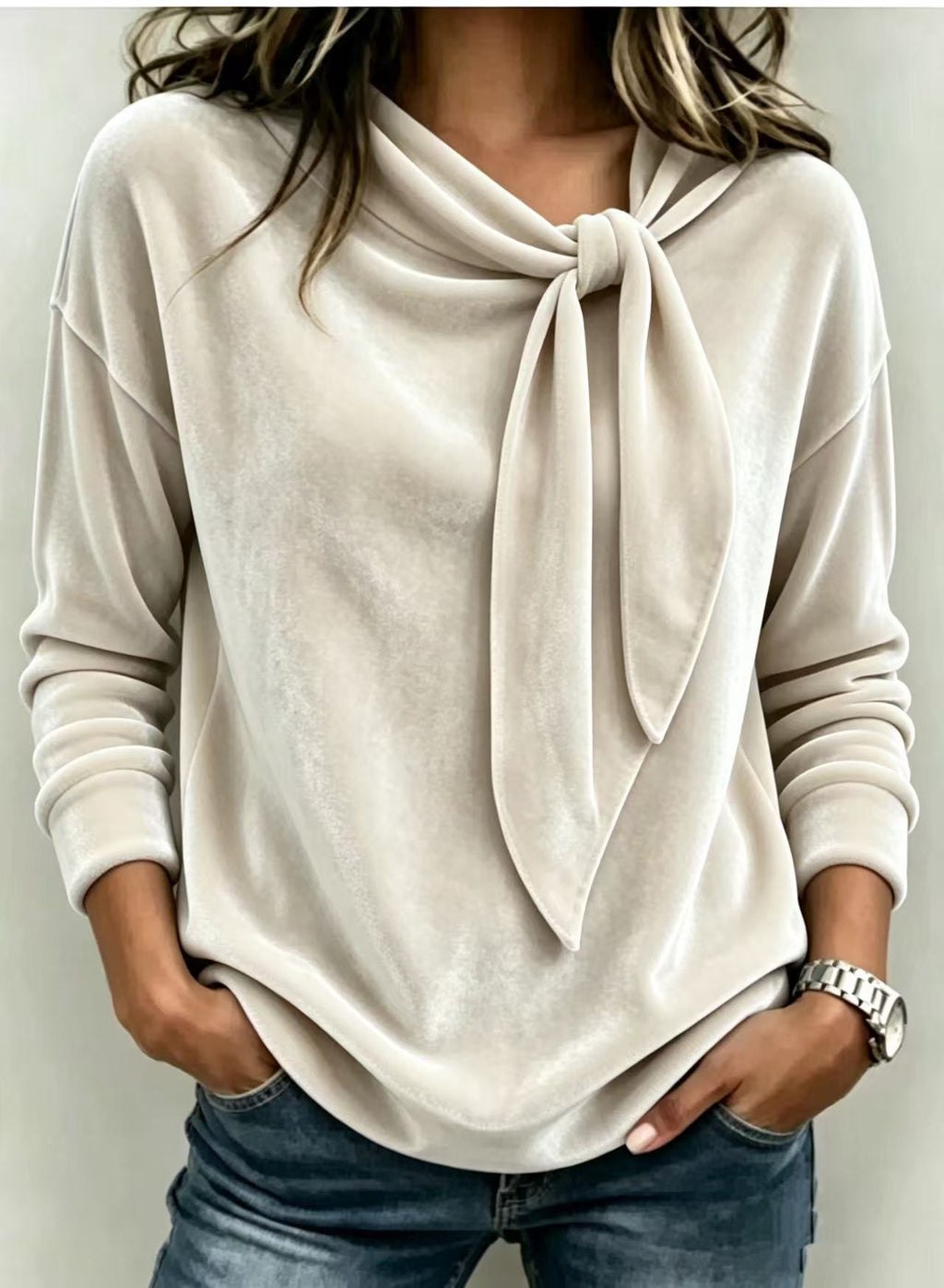 Damen Velourspulli mit Schleife