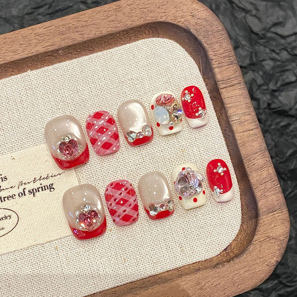 Rotes Cat's Eye Nagelset zum Aufkleben – Bild 3 | LuxeStyle