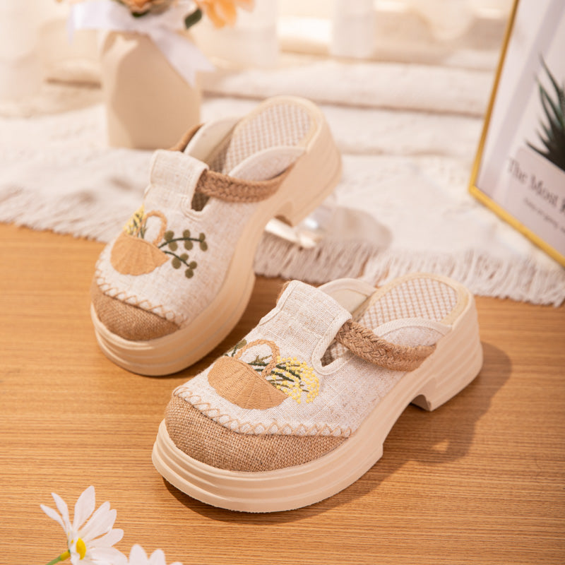 Leichte Leinen-Slipper mit Stickerei