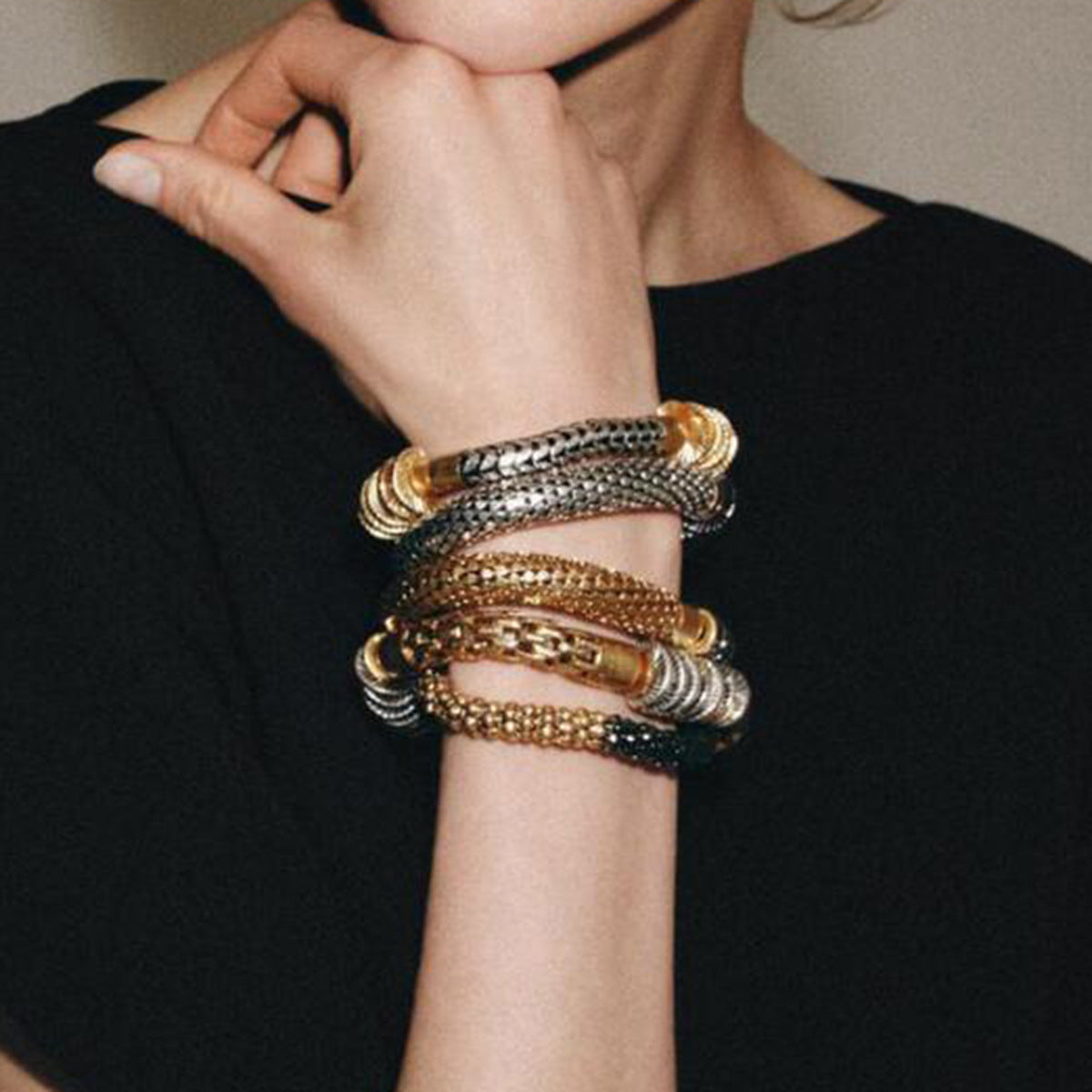Armband-Set: Gold, Silber und Anthrazit