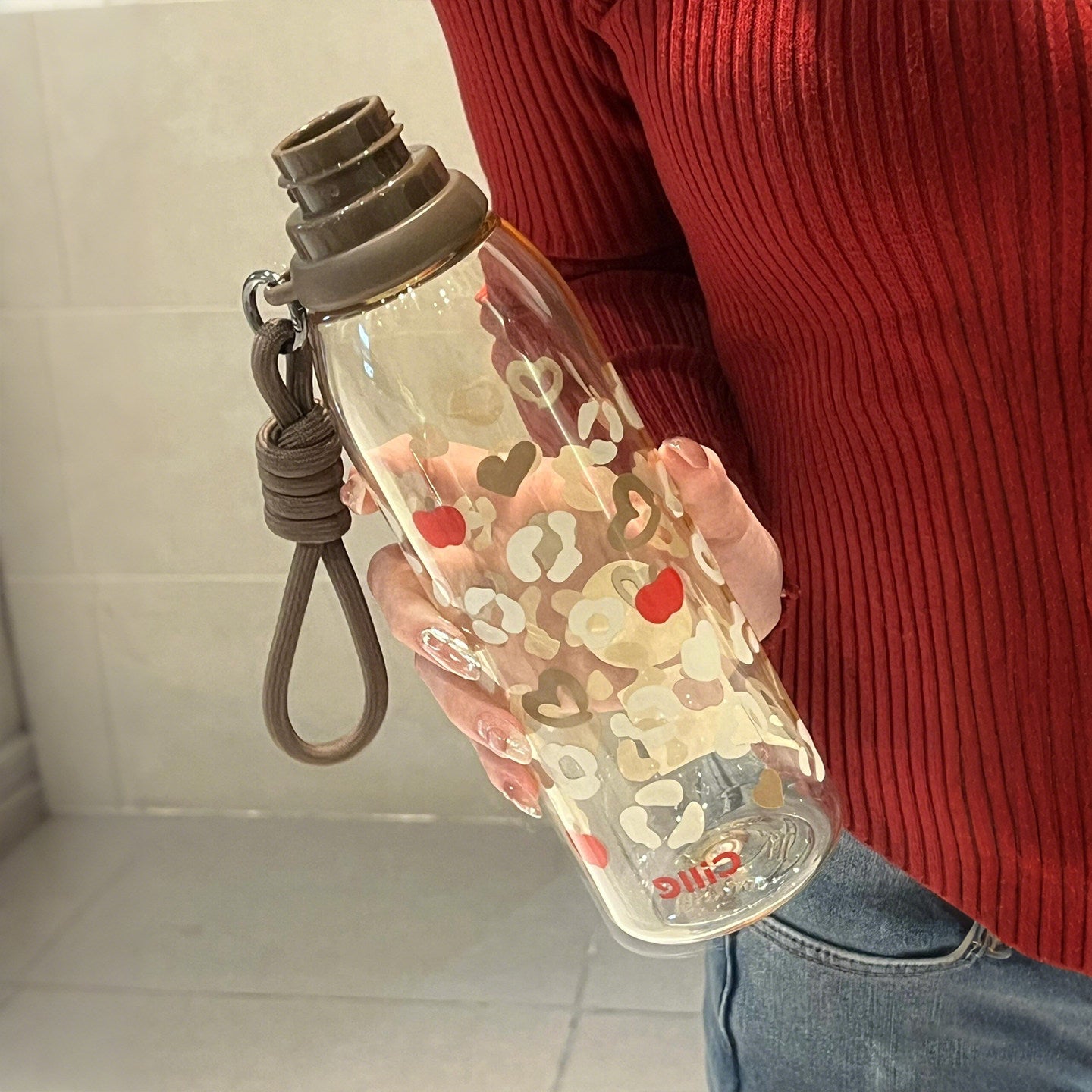 Trinkbecher mit Strohhalm