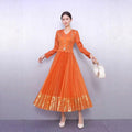 Elegantes, locker geschnittenes Kleid