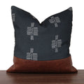 Nordisches Kissen mit geometrischer PU-Leder-Steppung – Bild 2 | LuxeStyle