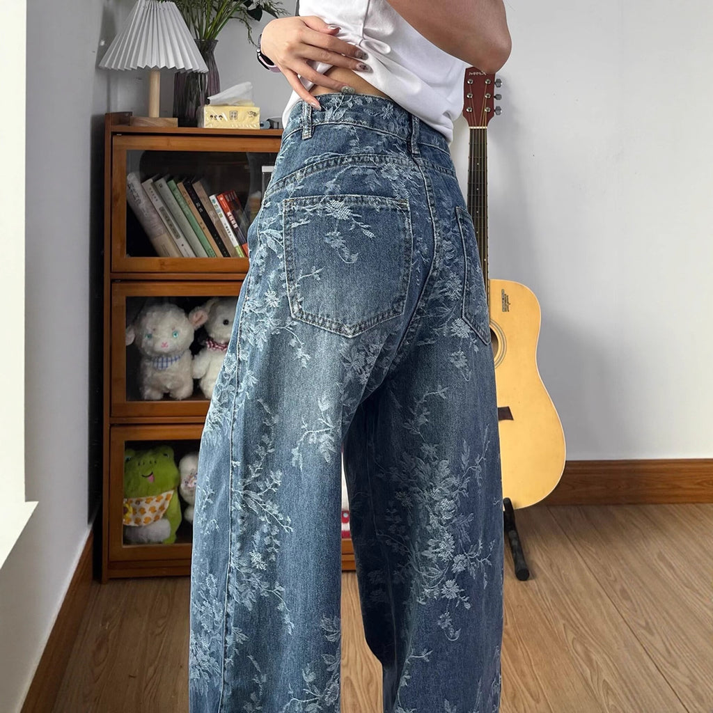 Weit geschnittene, geradlinige Hosen im Retro-Stil