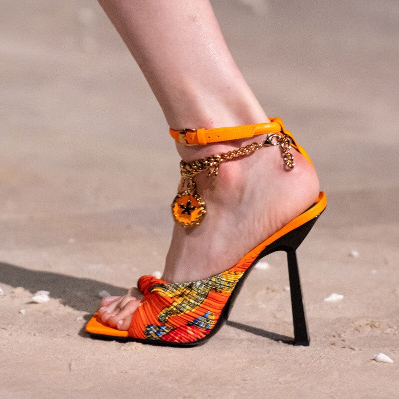 Sandalen aus Schafsleder mit Schnalle – Bild 6 | LuxeStyle