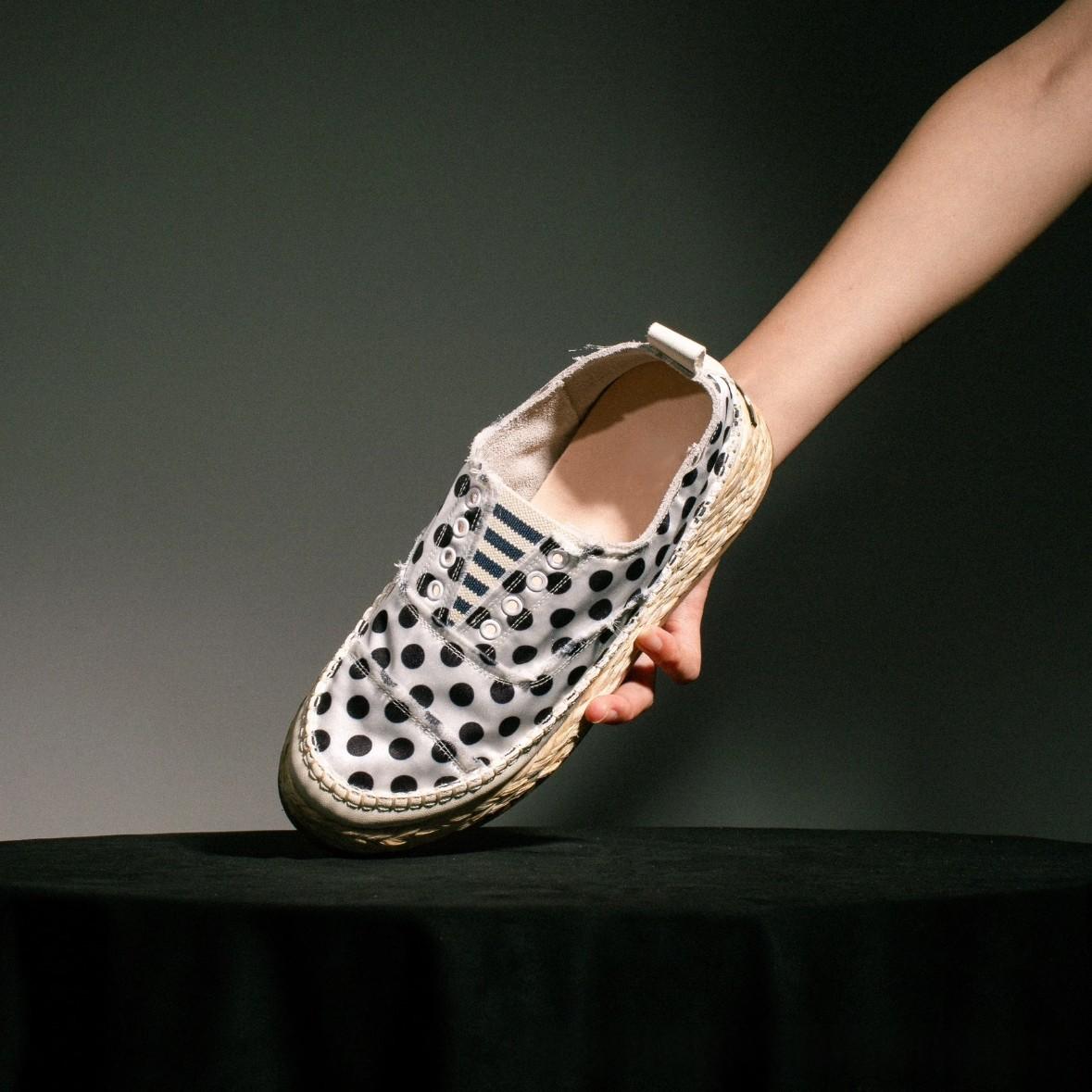 Pumps mit Plateau und Rundspitze