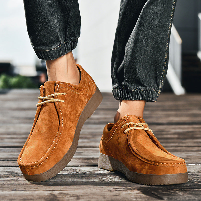 Outdoor-Sneaker aus Wildleder