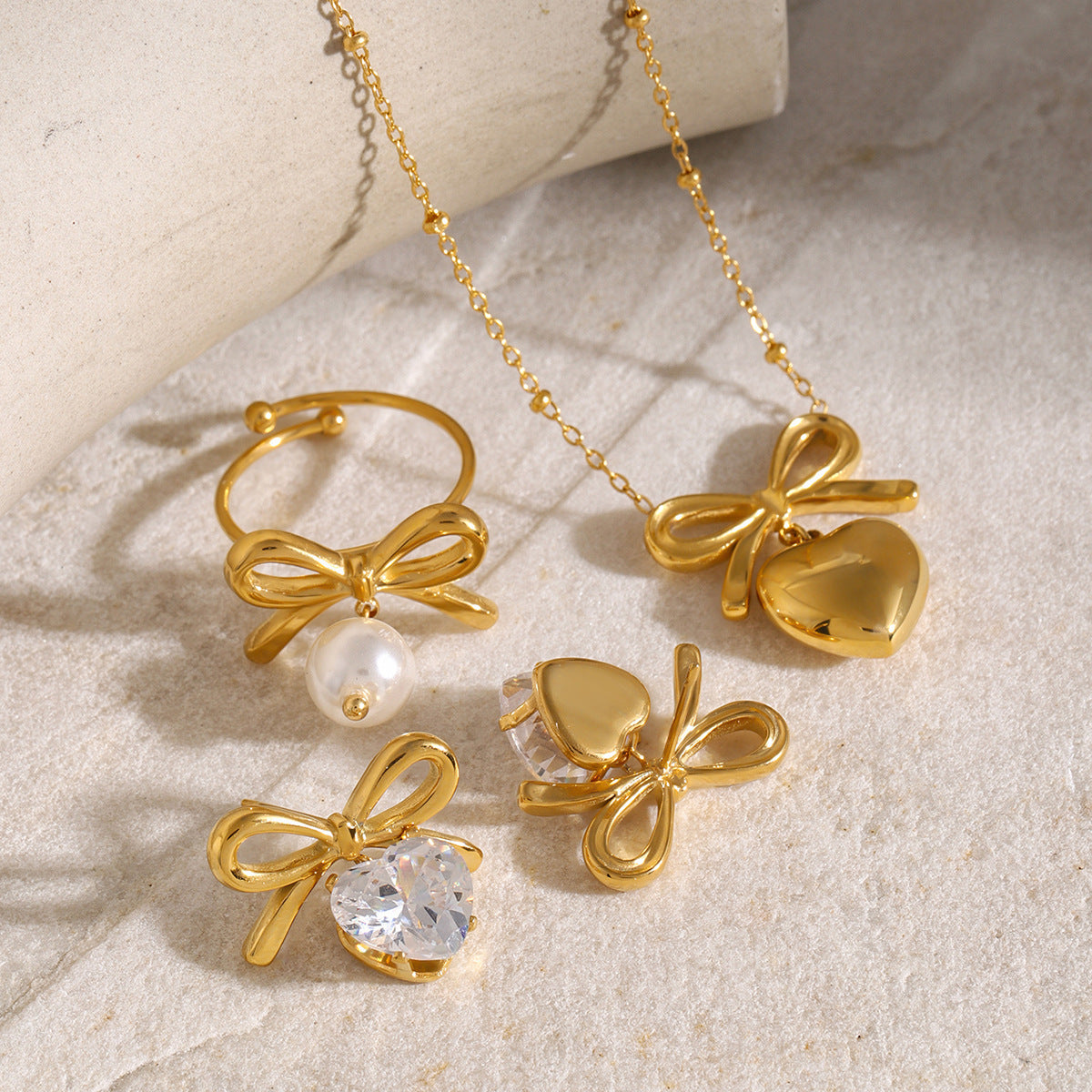 Schmuck-Set mit Schleifen-Motiv