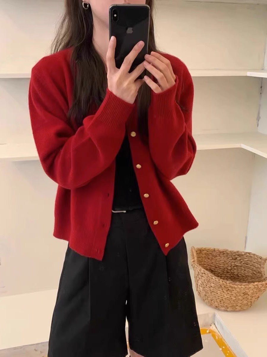 Vielseitiger Cardigan mit Goldknöpfen