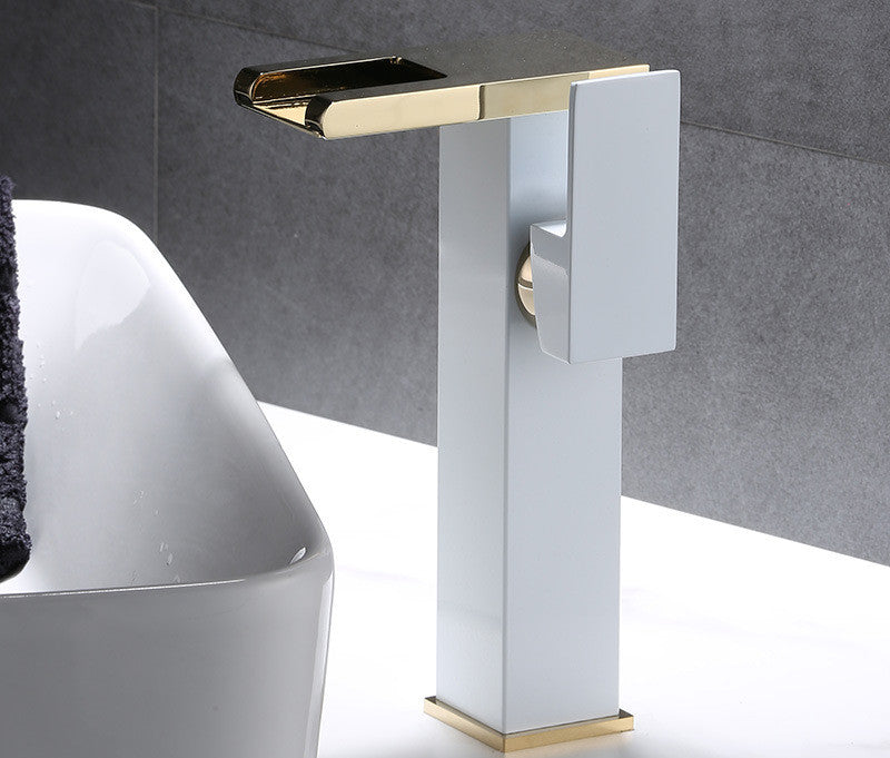 LED Wasserfall Armatur für Waschtische – Bild 8 | LuxeStyle