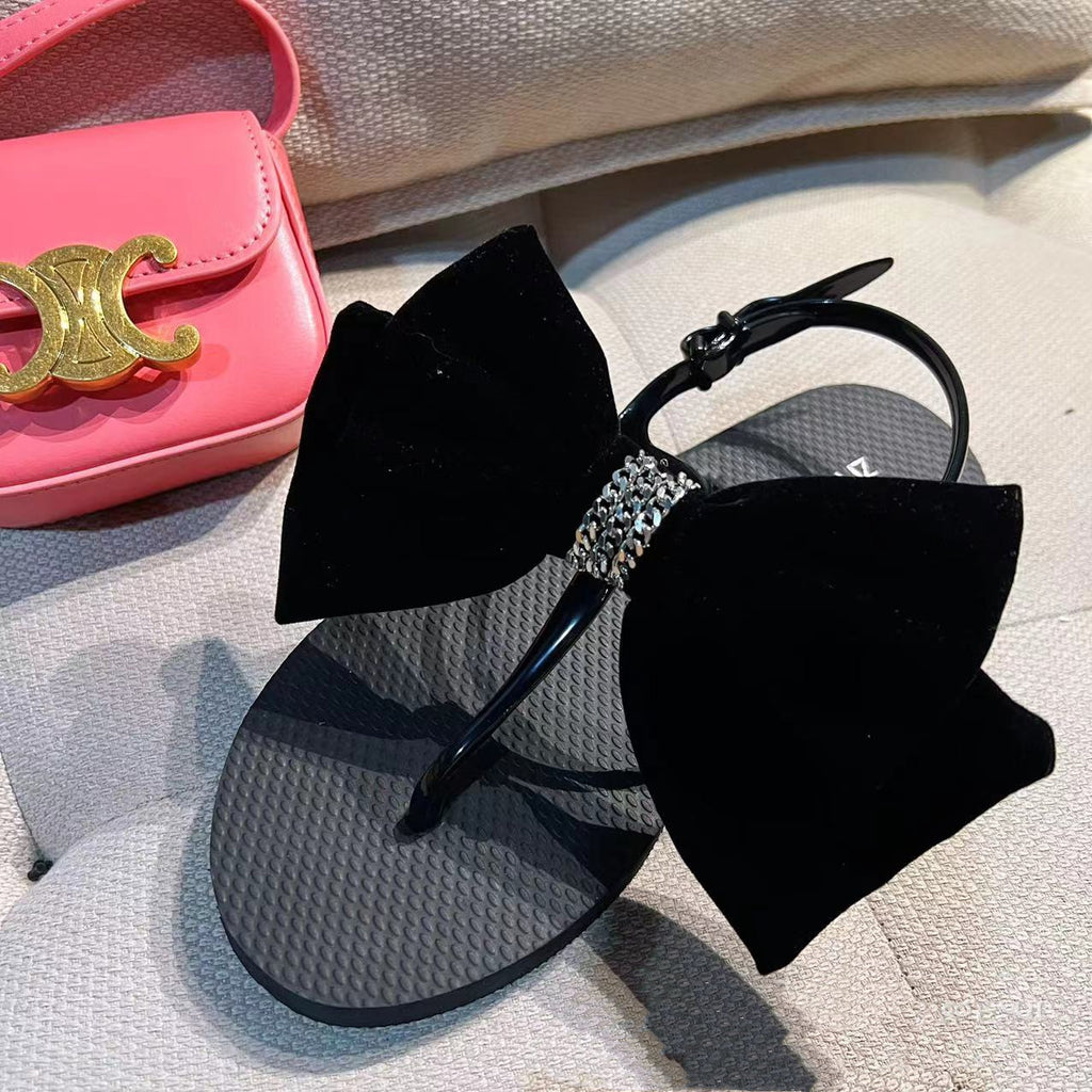 Sandalen mit doppelter Zehenpartie und Schleife