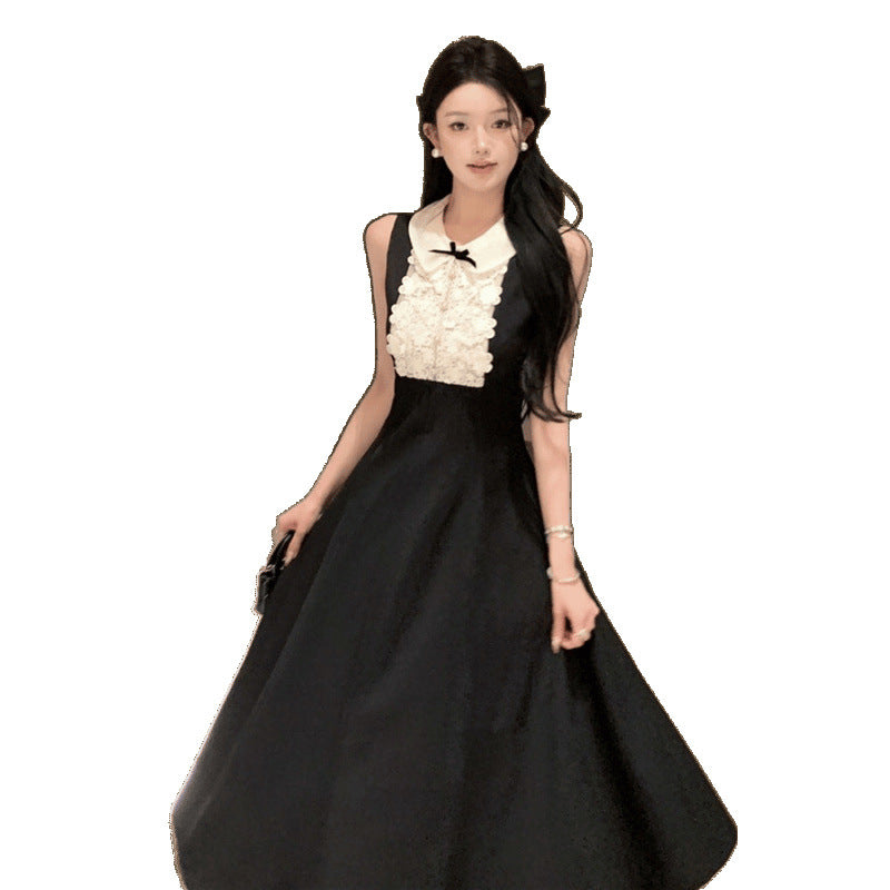 Figurbetonendes langes Kleid mit hoher Taille