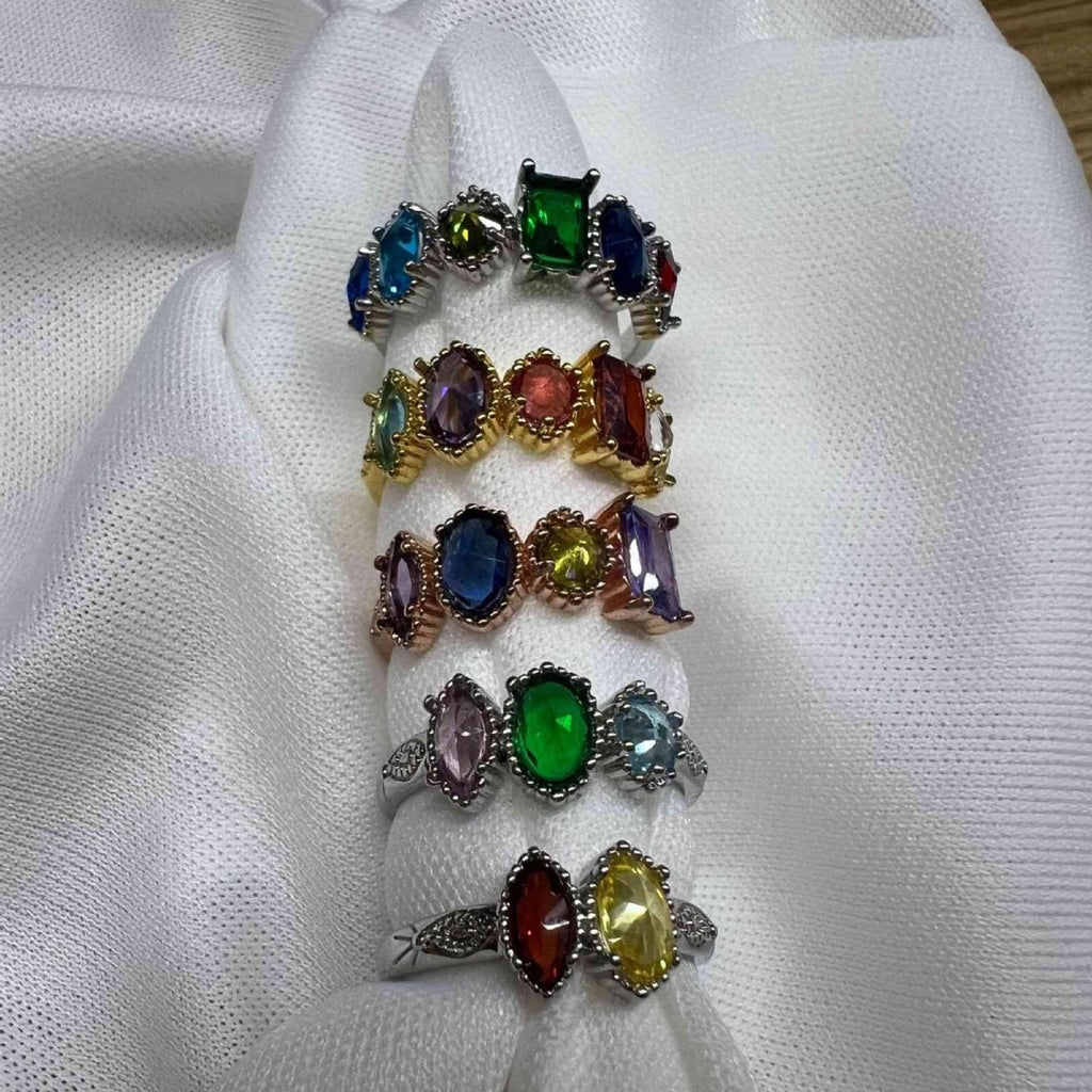 Personalisierbarer Ring mit Stein – Bild 5 | LuxeStyle