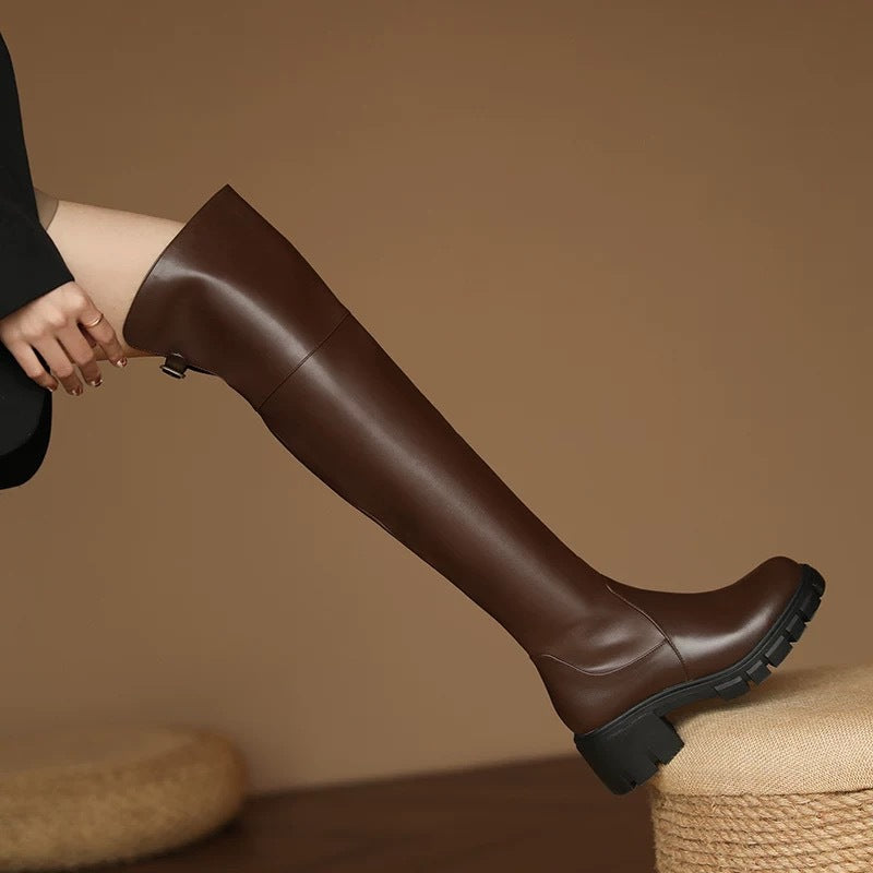 Winterstiefel mit dicken Absätzen