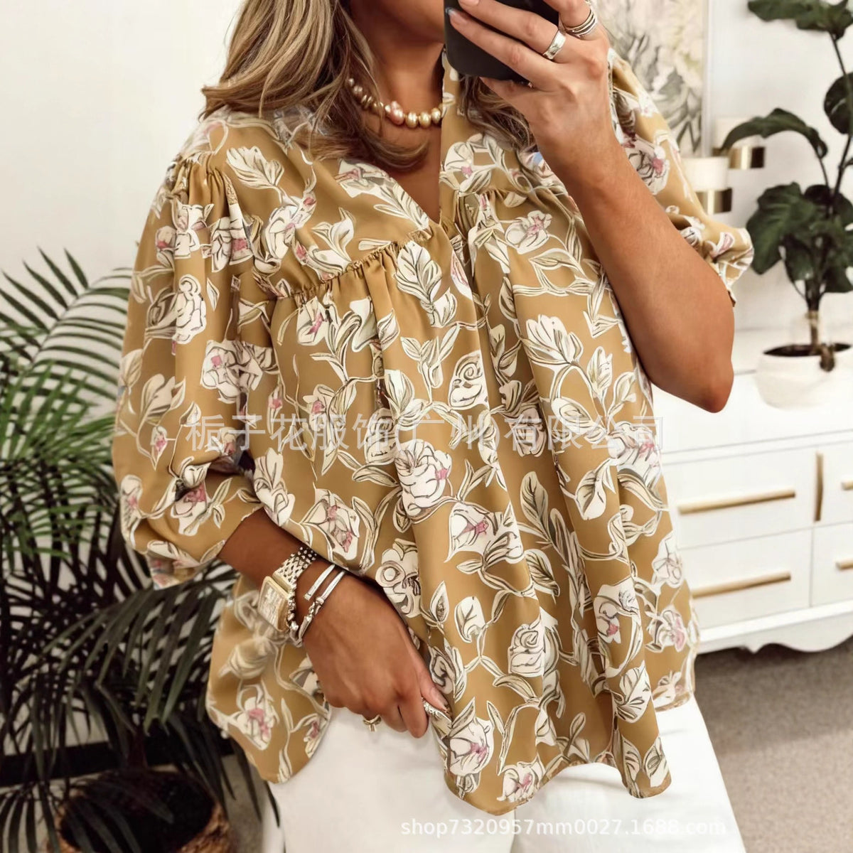 Elegantes Langarmshirt mit Blumenprint – Bild 3 | LuxeStyle